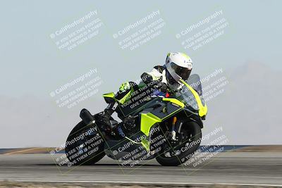 media/Dec-01-2025-Moto Forza (Mon) [[2daa91e15f]]/2-Intermediate Group/Session 2 Turn 9 Entry/